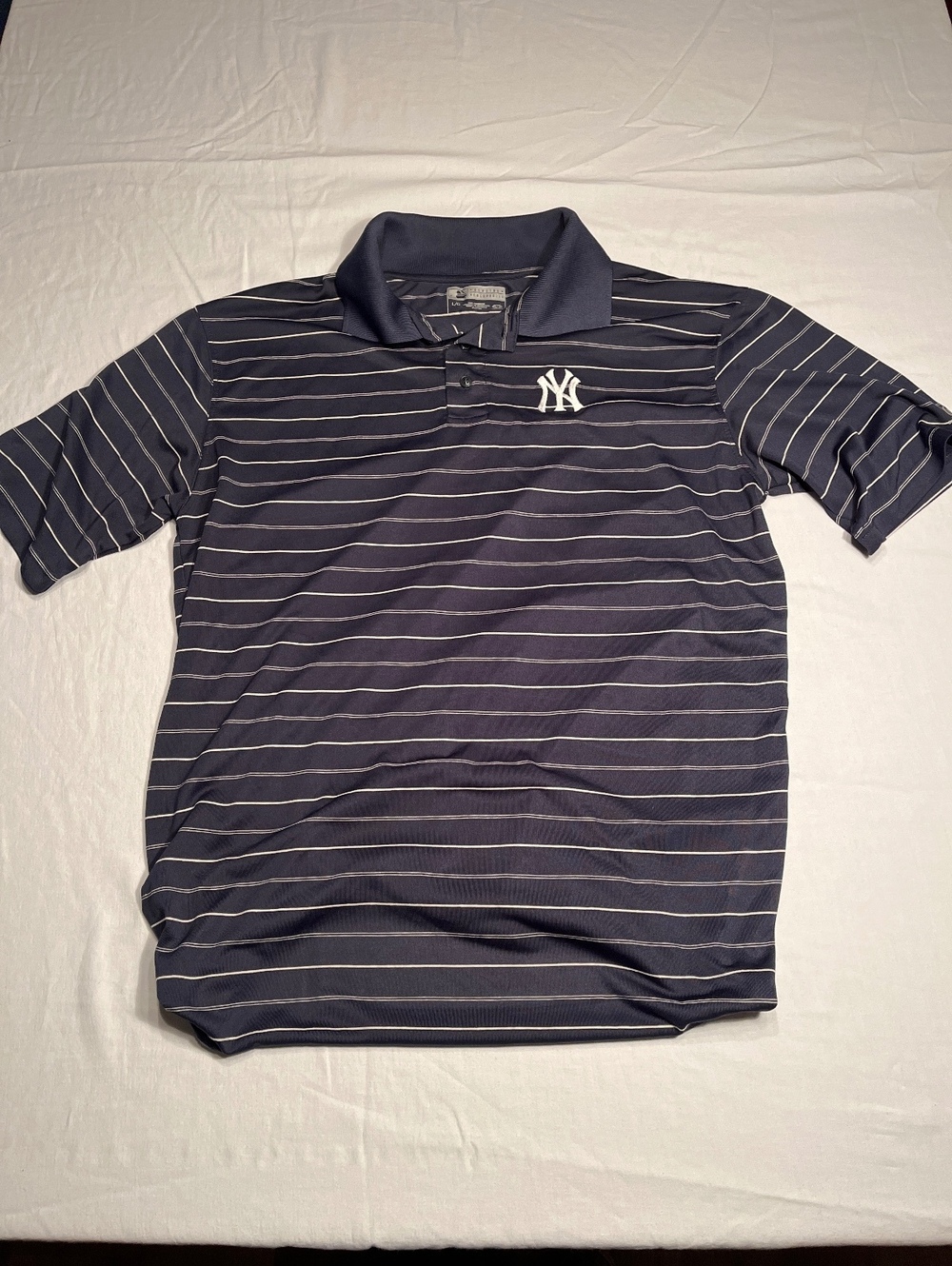Genuine Merchandise New York Yankees Navy Blue Striped Polo Shirt L/G